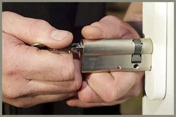 Rogers Park IL Locksmith Store Rogers Park, IL 773-337-9955